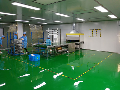 自動噴漆設(shè)備無塵涂裝車間的安全注意事項(xiàng)》